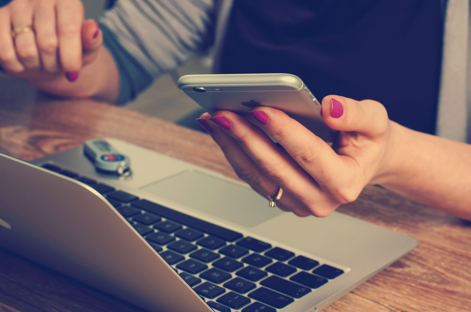 Contacting a business by mobile phone